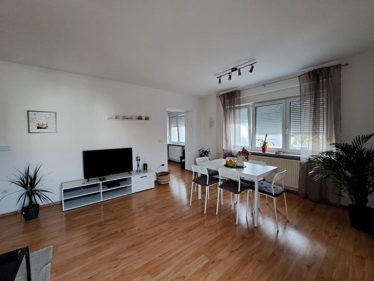 Charming Celje City Center Apartment Екстер'єр фото
