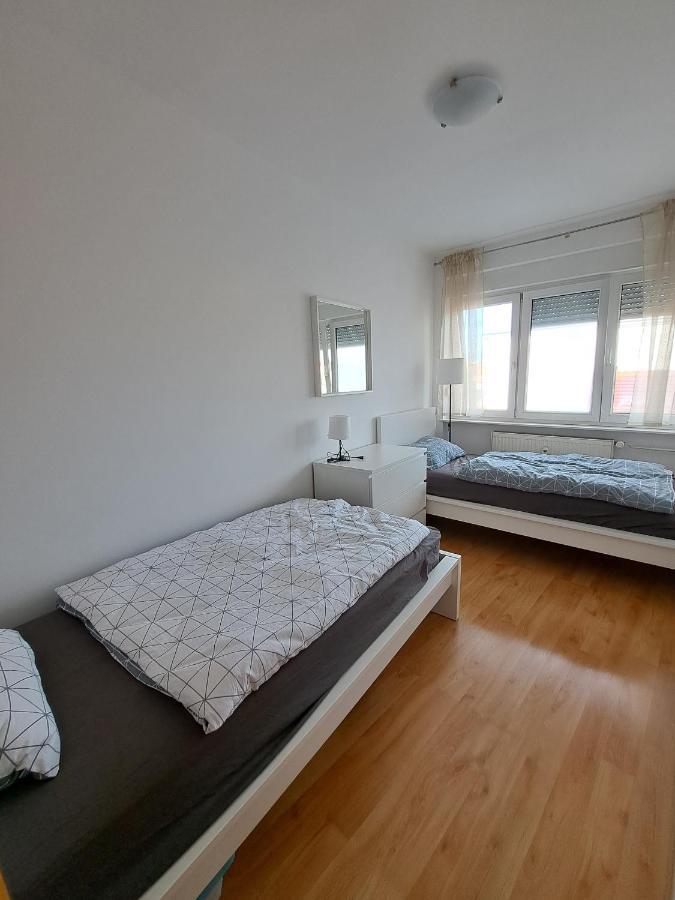 Charming Celje City Center Apartment Екстер'єр фото